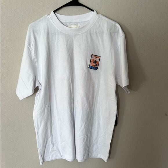 Men’s White Short Sleeve Tee with California Graphic - Picture 2 of 7